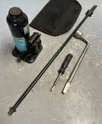 KIA Sorento Tool set 