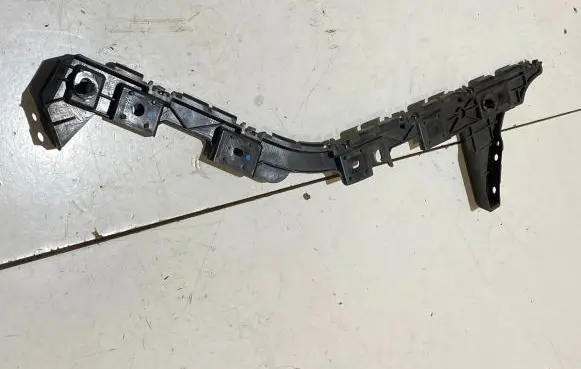 Ford Mustang VI Front bumper mounting bracket FR3B17F767AF