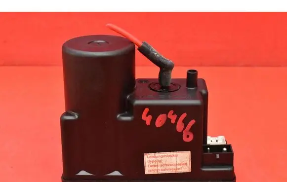 Audi A4 S4 B5 8D Central locking vacuum pump 4A0862257A
