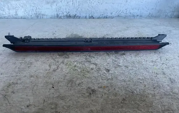 Volkswagen PASSAT B7 Third/center stoplight 1J6945097C