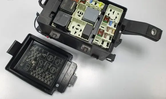 Fuse box set
