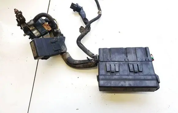 Nissan Note (E11) Fuse box set ay610