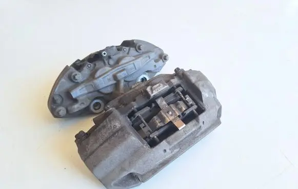 Mercedes-Benz E W213 Front brake caliper 18K1313739L 18K13 20859R