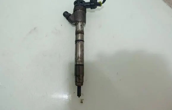 KIA Sportage Fuel injector 0445110589