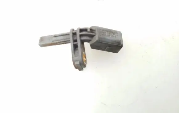 Volkswagen PASSAT B6 ABS brake wheel speed sensor 7L0927807B