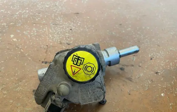 Ford Mondeo Mk III Master brake cylinder