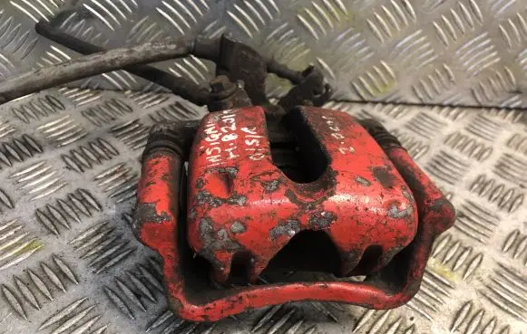 Opel Insignia A Rear brake caliper