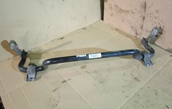Mercedes-Benz C AMG W205 Front anti-roll bar/sway bar A2053231400