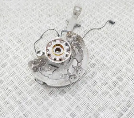Mercedes-Benz EQC Front wheel hub A2533320201 A0004213520