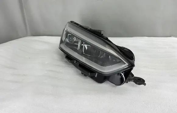 Audi A5 Headlight/headlamp 8W6941034D