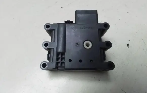 Mazda 6 A/C air flow flap actuator/motor 