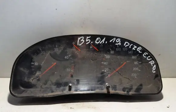 Volkswagen PASSAT B5 Speedometer (instrument cluster) 3B1919860C 110008919017