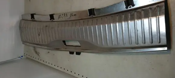 Opel Astra H Trunk/boot sill cover protection 332004790 13213589