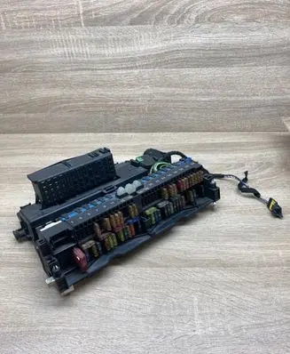 BMW 3 E46 Fuse module 8364540 8364541
