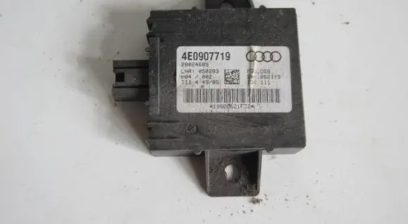 Audi A8 S8 D3 4E Alarm control unit/module 4E0907719 28024689