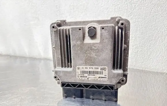 Opel Insignia A Engine control unit/module 55573539 55573568 0281015774