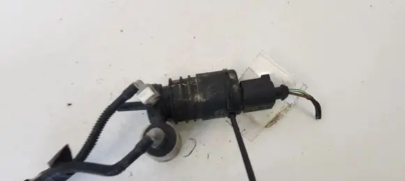Volkswagen Touran I Windscreen/windshield washer pump 1t0955651