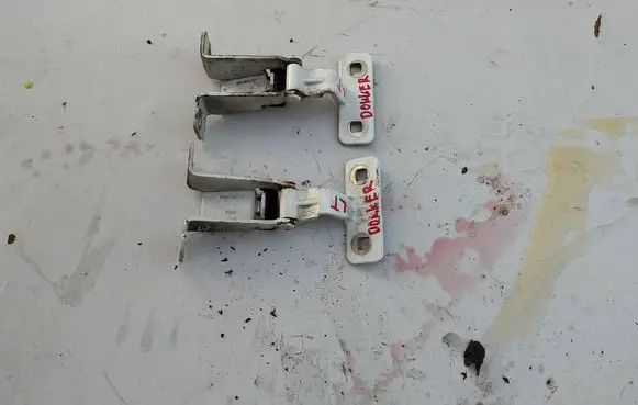 Dacia Dokker Loading door hinge set 