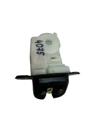 Loading door lock