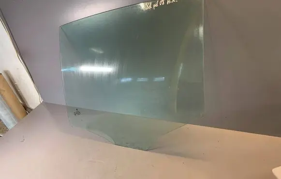 BMW 1 E81 E87 Rear side window 42r-001583