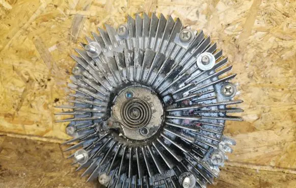Toyota Land Cruiser (J100) Viscous fan clutch 384