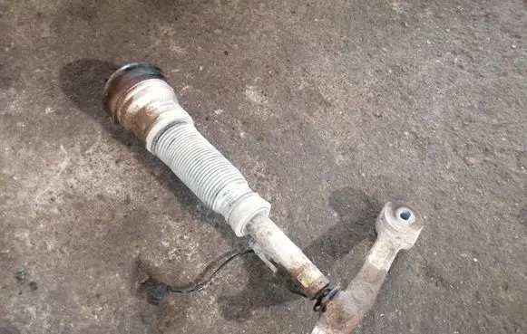 Mercedes-Benz S W220 Air suspension front shock absorber 