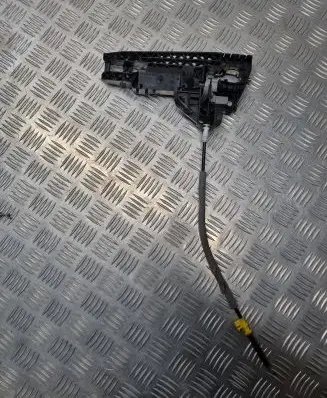 Audi Q7 4M Front door exterior handle/bracket 4M0837886A 1146607S