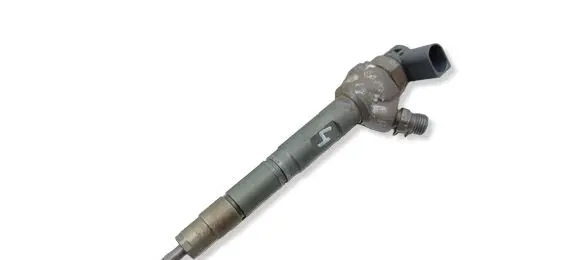 Volkswagen PASSAT B7 Fuel injector 03L130277J