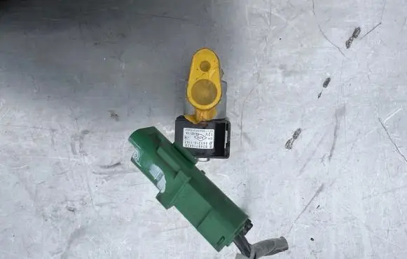 Air conditioning (A/C) expansion valve