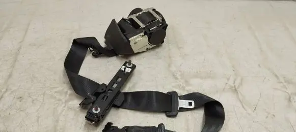 Volvo XC90 Front seatbelt 39844546