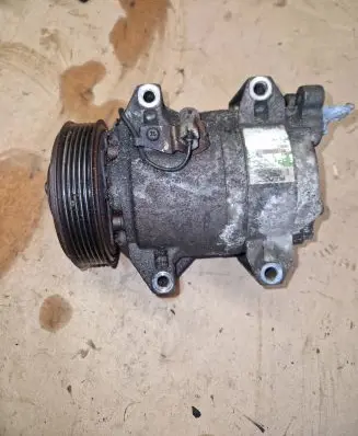 Volvo V70 Air conditioning (A/C) compressor (pump) 8708581