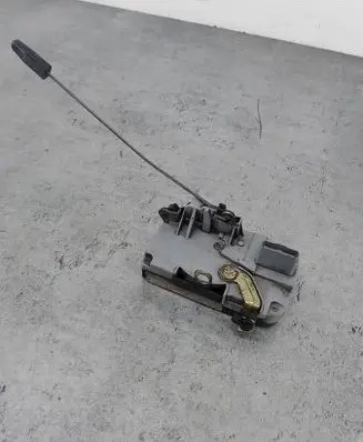 Peugeot 206 Front door lock 