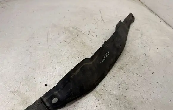 Maserati Ghibli Fender end trim 670001706