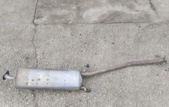 Toyota Prius (XW50) Middle muffler/silencer Futuba13613
