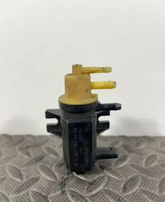 Mercedes-Benz E W212 Vacuum valve A0071531438