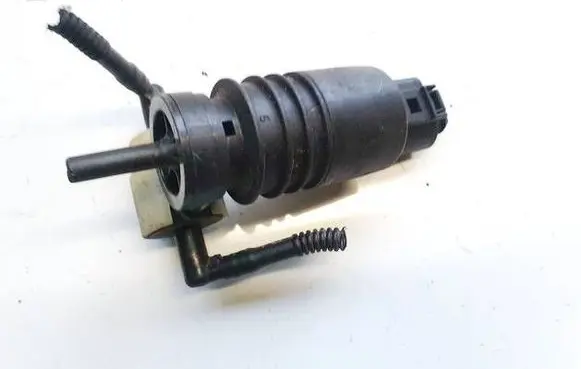 Volkswagen Golf IV Windscreen/windshield washer pump 1j0973722
