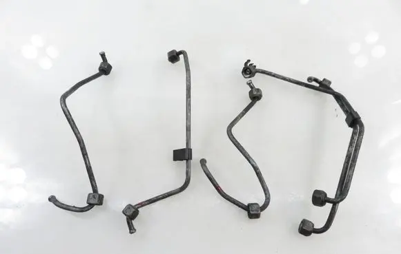 Volvo 850 Fuel injector supply line/pipe 