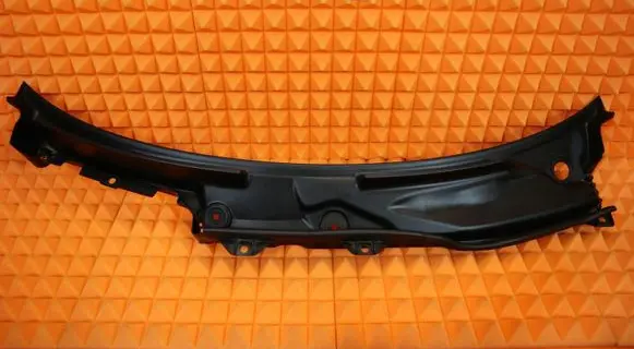 Mercedes-Benz SLK R171 Wiper trim 1718300013 A1718300013