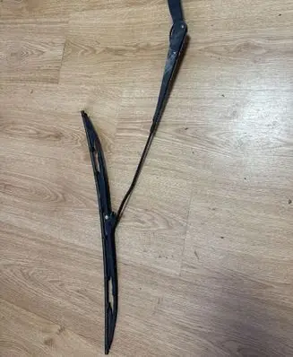 Ford Mondeo Mk III Front wiper blade arm 1S7117526 1S7117526AB