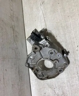 Ford Focus Fuel pump bracket 9811331380