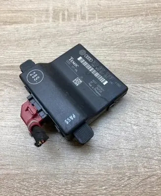 Volkswagen Golf V Gateway control module 1K0907530F 1K0907951