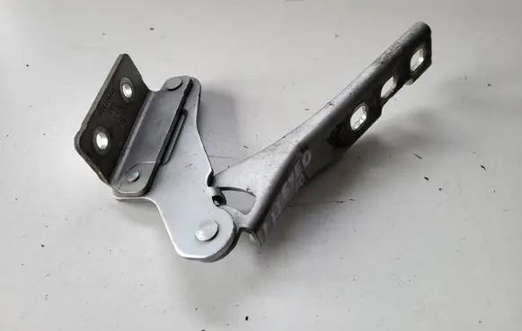 Seat Exeo (3R) Engine bonnet/hood hinges 3R0823301A