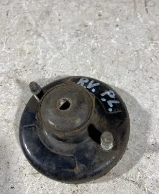 Honda CR-V Coil spring mount 