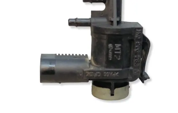 Volkswagen PASSAT B6 Turbo solenoid valve 1K0906283A