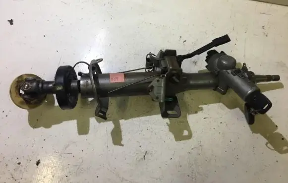 Nissan Almera N16 Steering wheel axle
