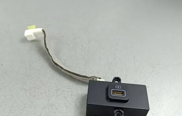 USB socket connector