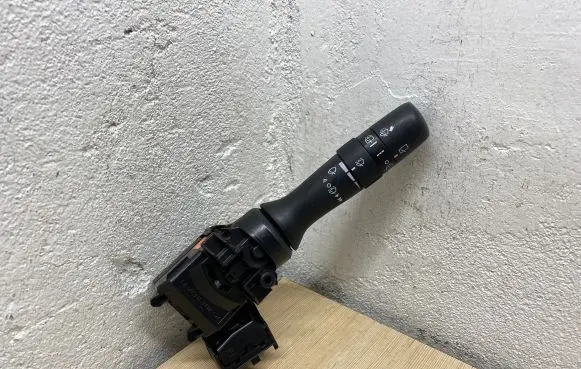 Toyota Aygo AB10 Wiper control stalk 17F003LH