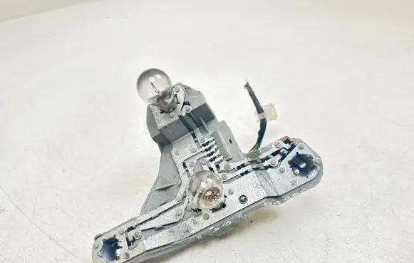Toyota Corolla E120 E130 Tail light part 8155002311 V259AR