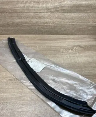 Mercedes-Benz C W203 Front door rubber seal A2037201578