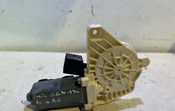 Mercedes-Benz CLA C117 X117 W117 Front door window regulator motor A55382110